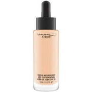 MAC Studio Waterweight SPF 30/PA++ Foundation NW20 30ml
