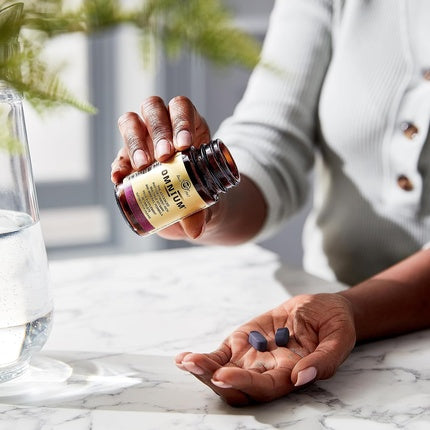 Solgar Omnium Multivitamin Tablets Rich in Antioxidants and Minerals Vitamins A B C D E K Health Supplement Ideal for Athletes Helps Against Fatigue