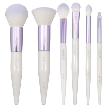 Chique Studio Small Eyeshadow Brush