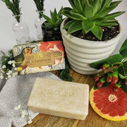The English Soap Company Anniversary Wrapped Soap Bar Exfoliating Shea Butter Soap 190g Gardeners Pink Grapefruit Scent
