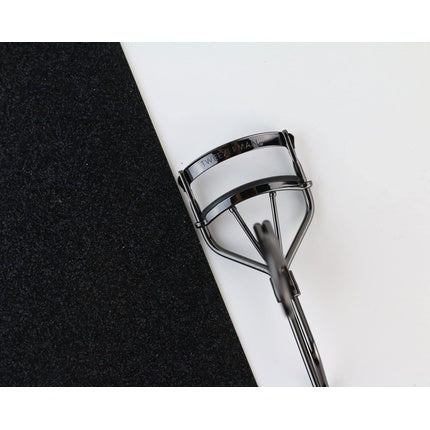 TWEEZERMAN ProMaster Studio Collection Eyelash Curler with Extra Wide Almond Shaped Eyes and 3 Replacement Pads