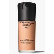 MAC Studio Fix Fluid SPF 15 24HR Matte Foundation with Oil Control NW20 Beige