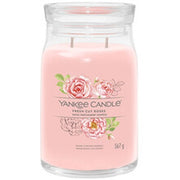 Yankee Candle Fresh Cut Roses Signature Candle Large Aromatic Candle 567 G