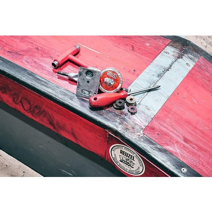 Reuzel Red Water Soluble High Sheen Pomade No Dry Formula Keeps High Shine and Strong Hold All Day without Flaking Easy Rinse Out Subtle Vanilla Cola Fragrance Vegan Formula 35g