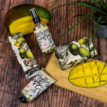 The English Soap Company Kew Gardens Hand and Body Wash Refreshing Botanical Wash with Aloe Vera and Vitamin E Mango Scent 500ml