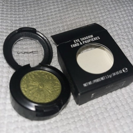 Mac Lucky Green Veluxe Pearl Eyeshadow Limited Edition Full Size