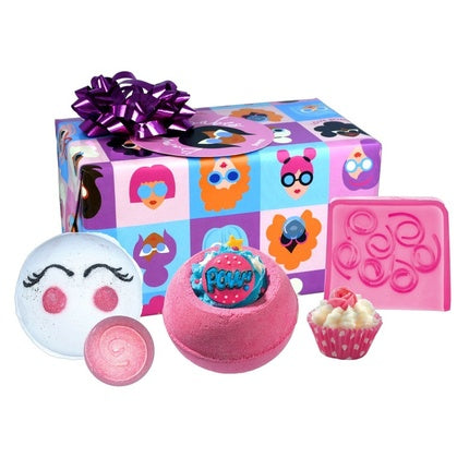 Bomb Cosmetics Bomb Babes Bath Bombs Set 4 Pieces + Soap 1 Piece